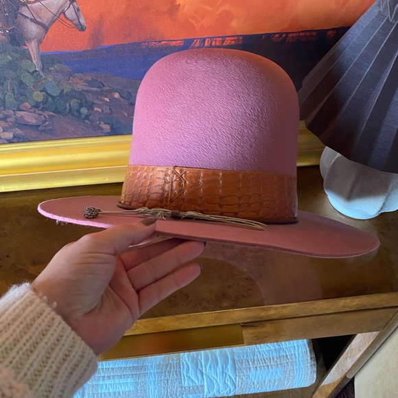 Jacqueline Michie Pink Wide-Brim Hat with Croc-Embossed Burnt Orange Band - Picture 3 of 6